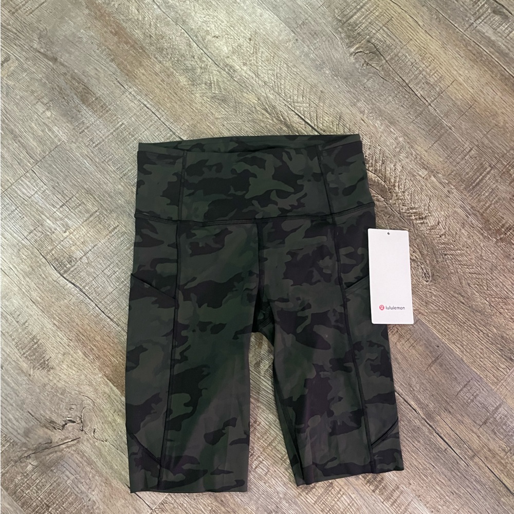 Lululemon Fast and Free Short 10" NWT
